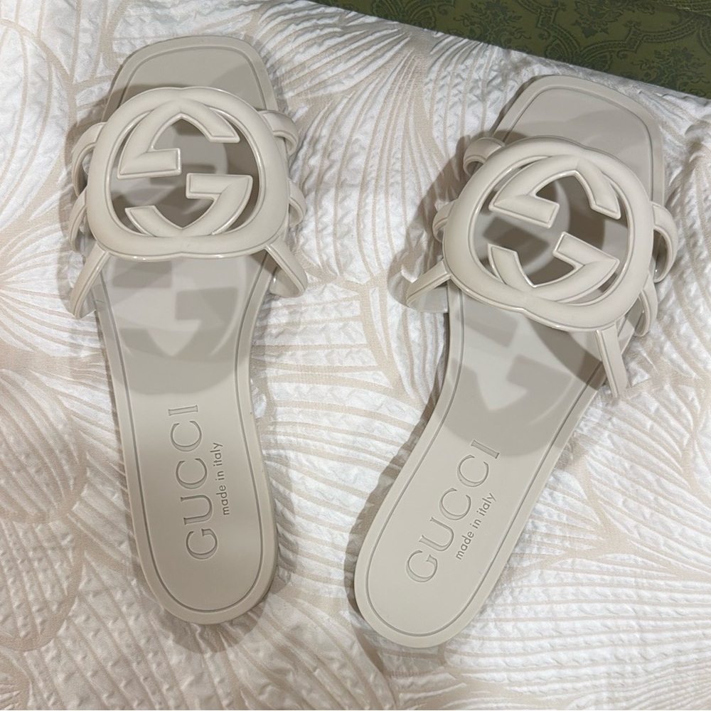 Women's G Cream Slide Sandals, Size 39 EU, Size 8.5/9 USA - Picture 2 of 5